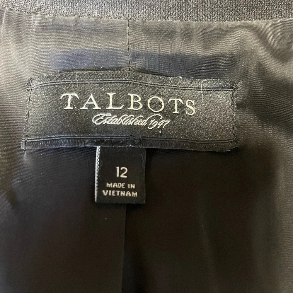 Talbots Blazer Women’s 12 Black Lined 2 Button Minimalist Coat Career Jacket - Picture 2 of 11